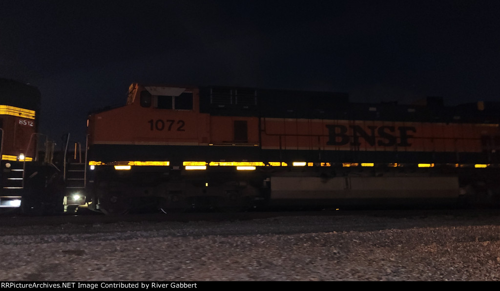 BNSF 1072